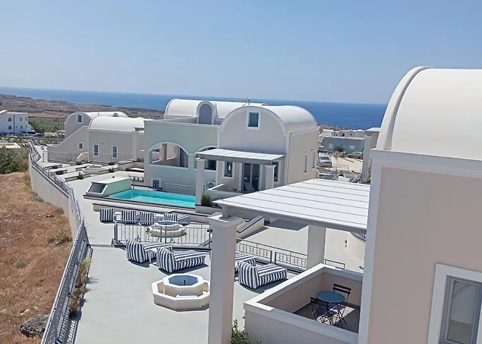 The Noverian Bios Caldera Sunset * Akrotírion