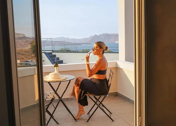 The Noverian Bios Caldera Sunset * Akrotírion