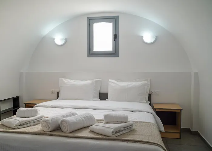 The Noverian Bios Caldera Sunset Hotel *